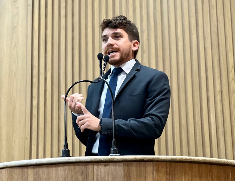 "A culpa não é da maré alta, é do modelo de cidade que estamos construindo", alerta Breno Garibalde 