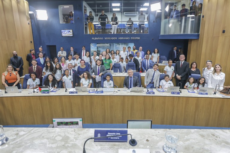 "A Escola do Legislativo me proporcionou um dia de aprendizado fora da sala de aula”, diz Luiz Fernandes, estudante do 9º Ano