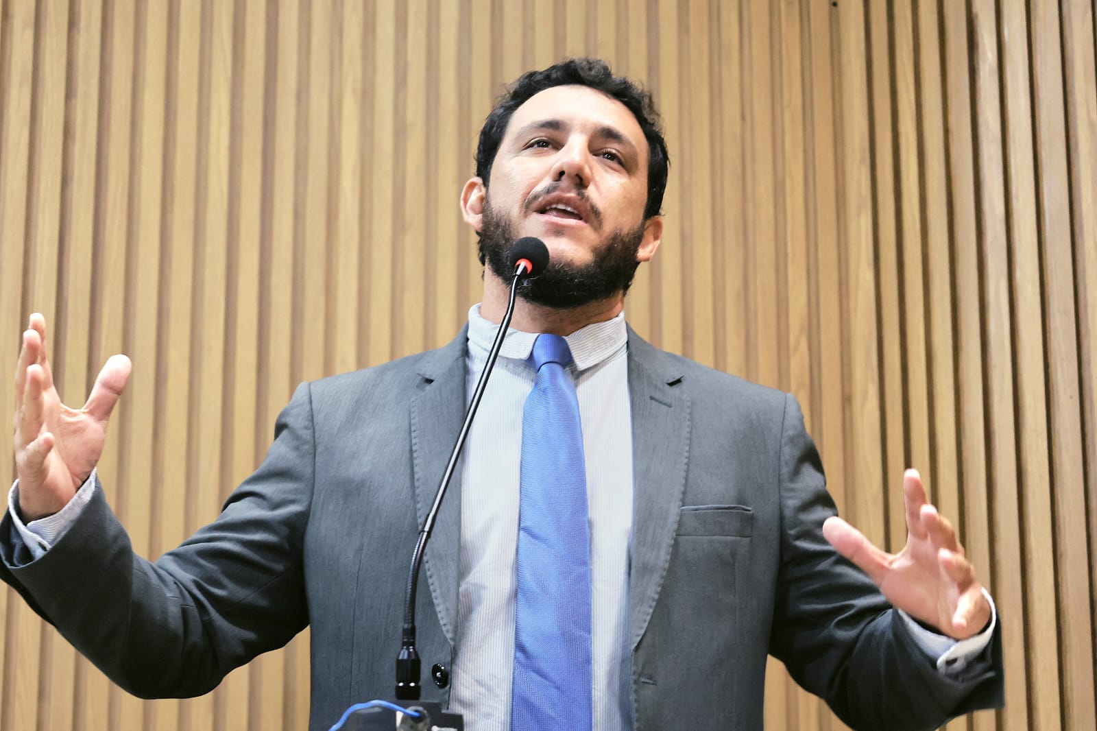 A situação do saneamento básico em Aracaju e a taxa de esgoto: vereador Camilo convida para a audiência pública