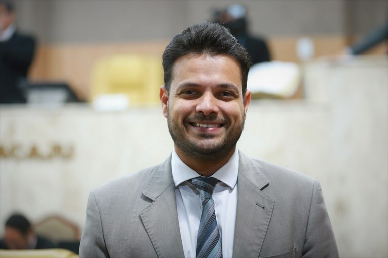 Abastecimento de água no Padre Pedro é restabelecido após solicitação de Anderson de Tuca