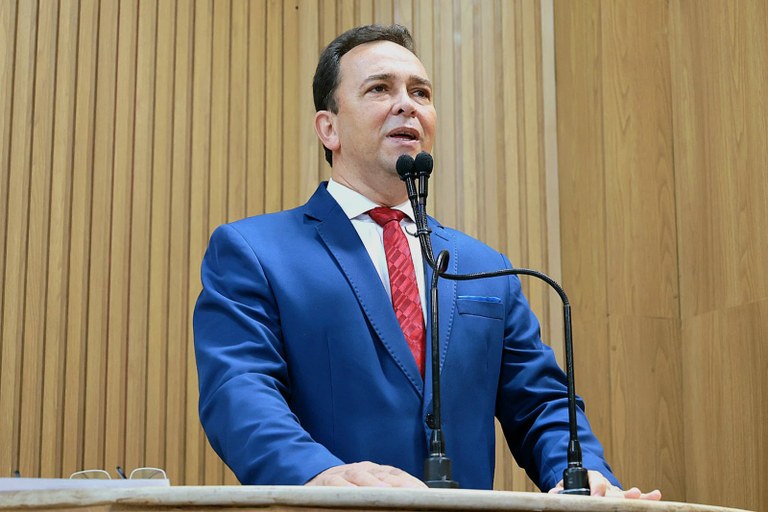 Fábio Meireles (PDT) defende inclusão e alívio da sobrecarga sensorial para autistas por meio da  “Sala  do Silêncio” em escolas de Aracaju 