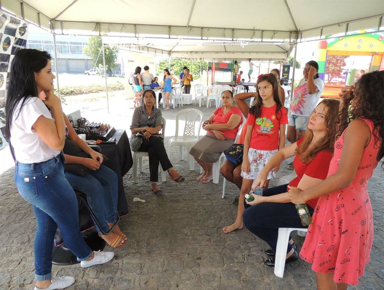 Ação Cidadã leva um dia de beleza e descontração para as mães da Zona de Expansão