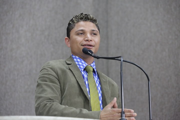 "Acorda SMTT", ironiza Soneca após ter pedidos encalhados no órgão