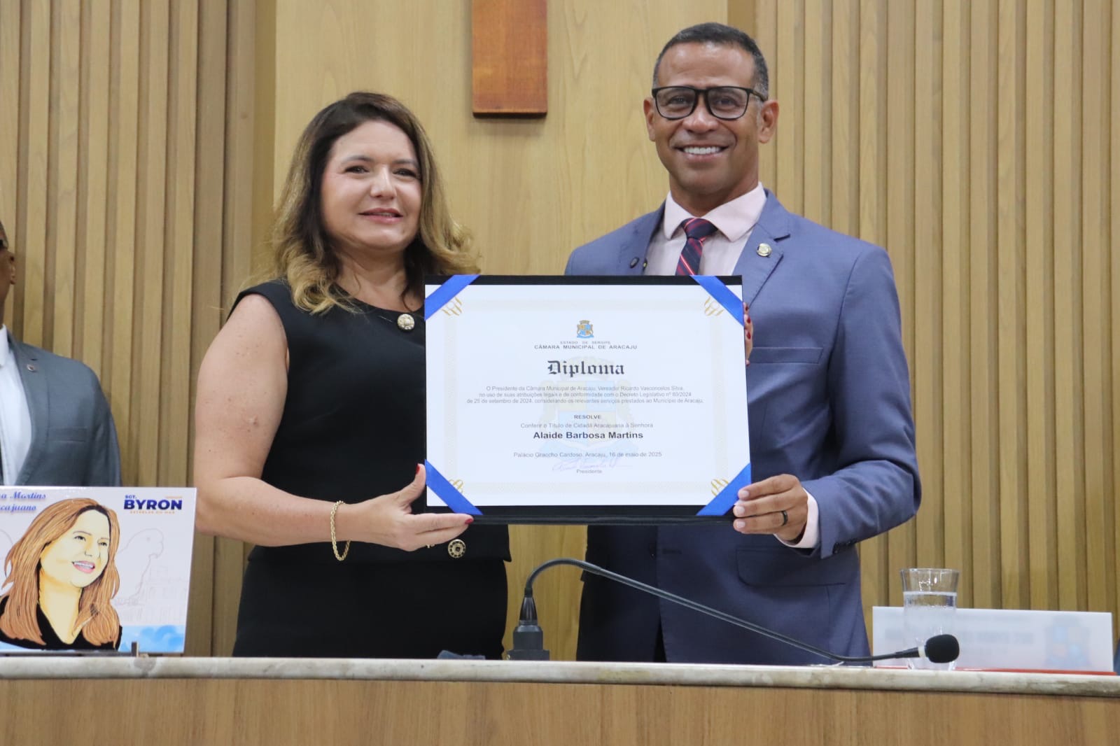 Alaíde Barbosa Martins recebe Título de Cidadã Aracajuana, propositura de autoria do vereador Sargento Byron 
