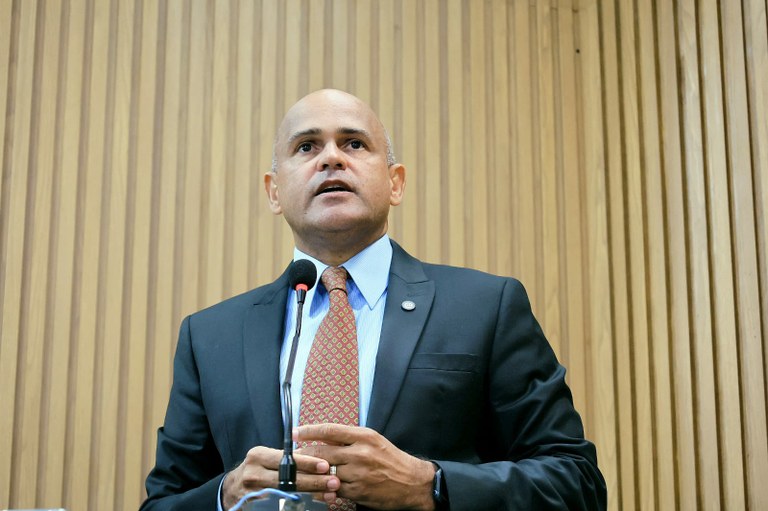 Alex Melo critica cachês altos de artistas e pede mais políticas públicas