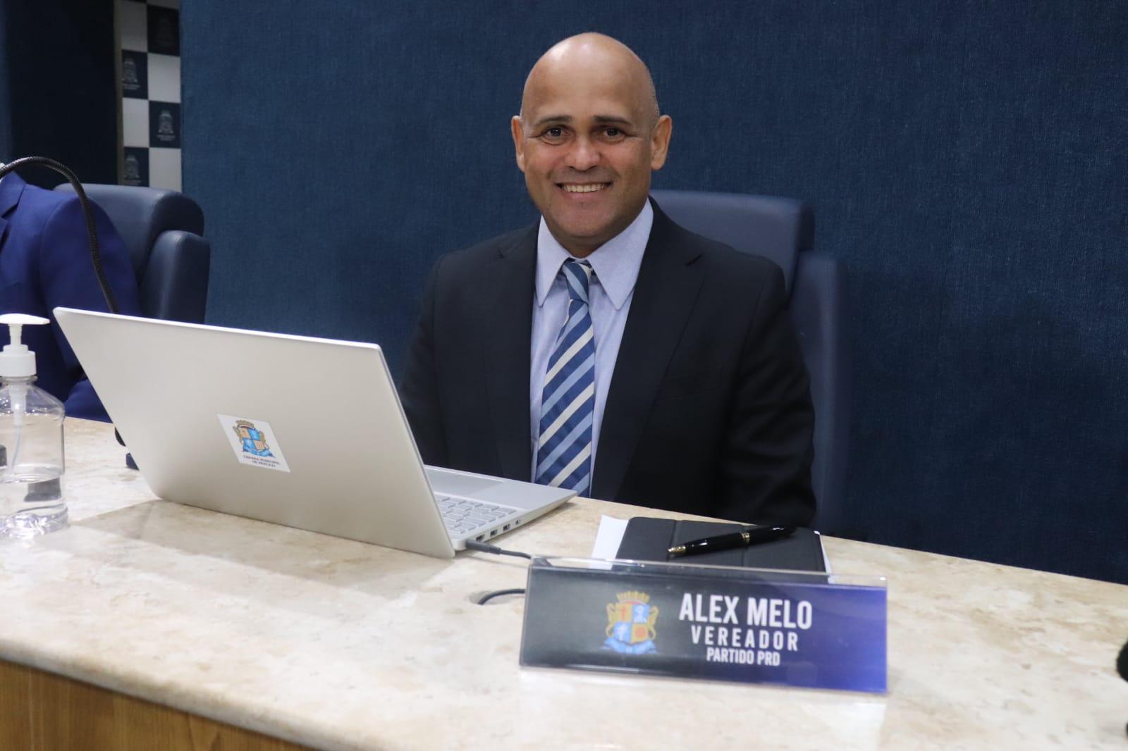 Alex Melo reforça compromisso com a causa animal e comemora feira de adoção 