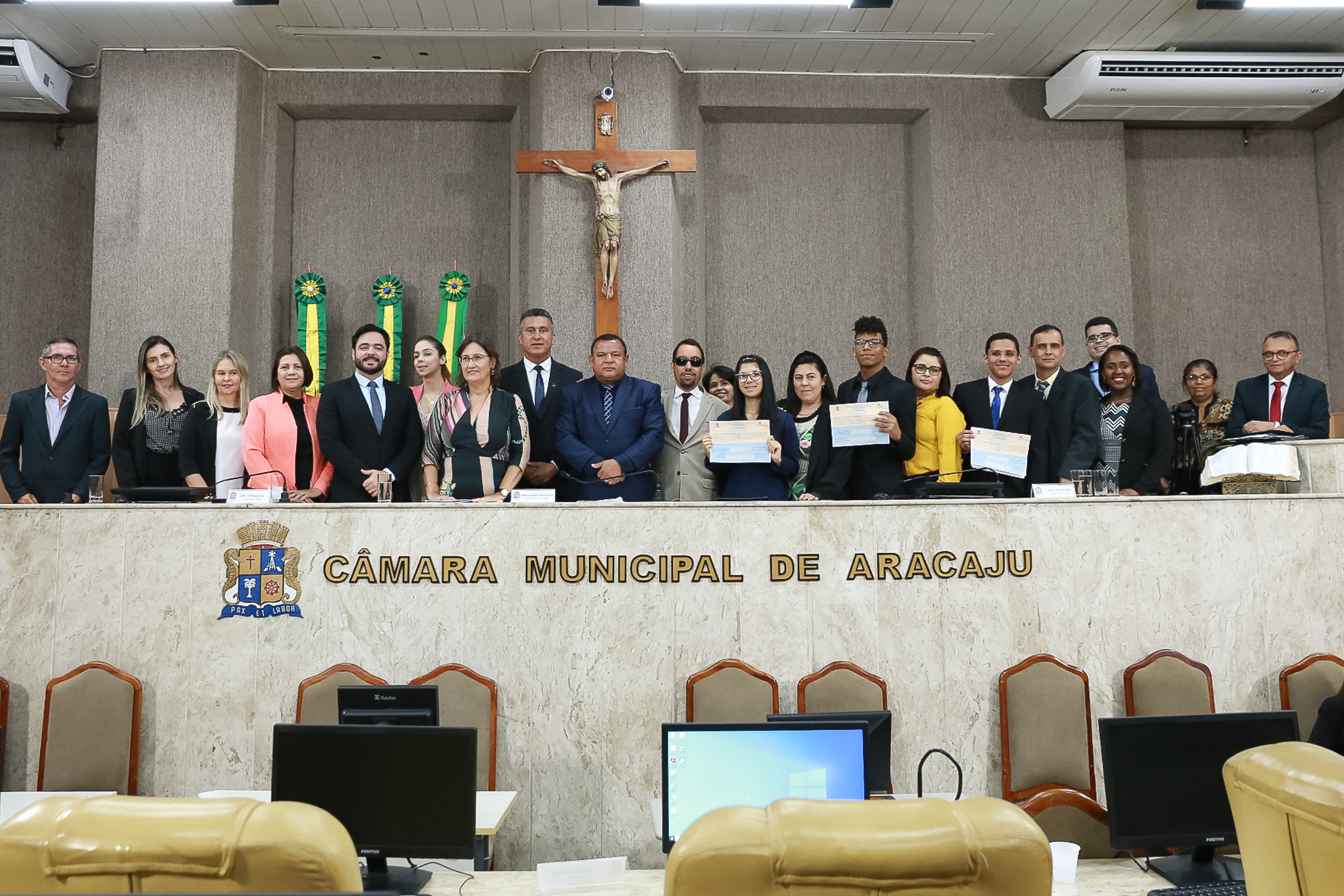 Alunos classificados no Programa Jovem Senador 2019 apresentam suas redações na Câmara
