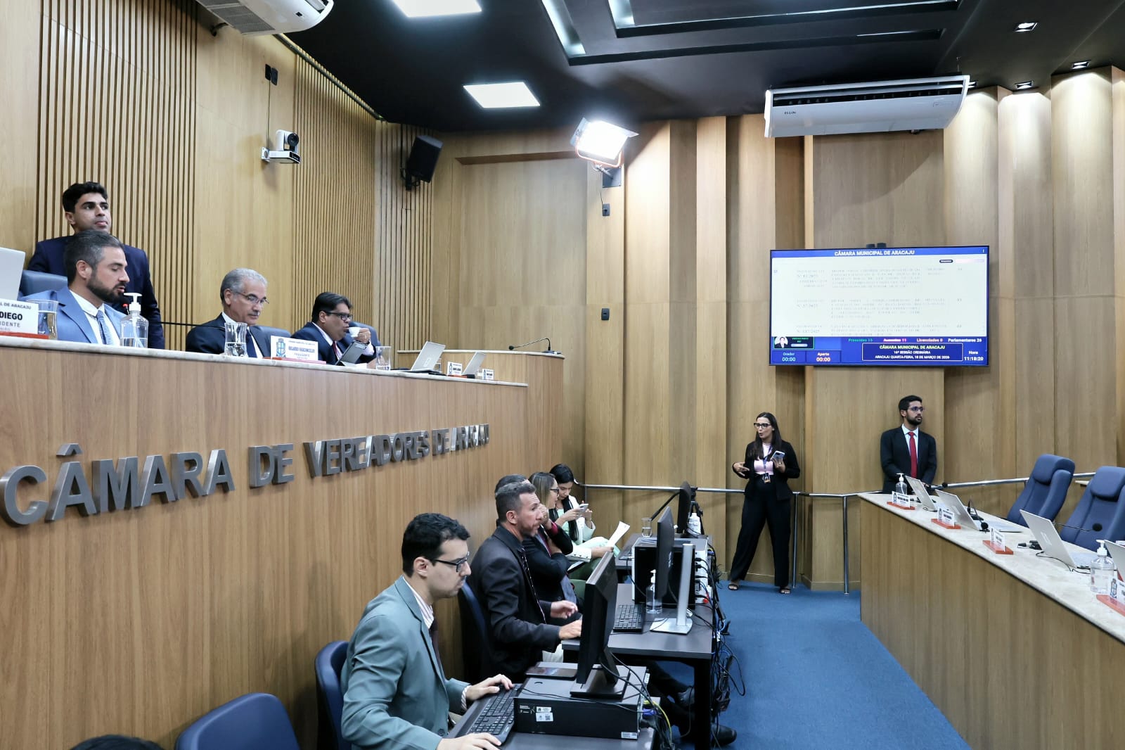 Câmara de Aracaju aprova seis moções com homenagens e apelo por educação digital