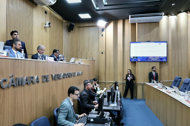 Câmara de Aracaju aprova seis moções com homenagens e apelo por educação digital