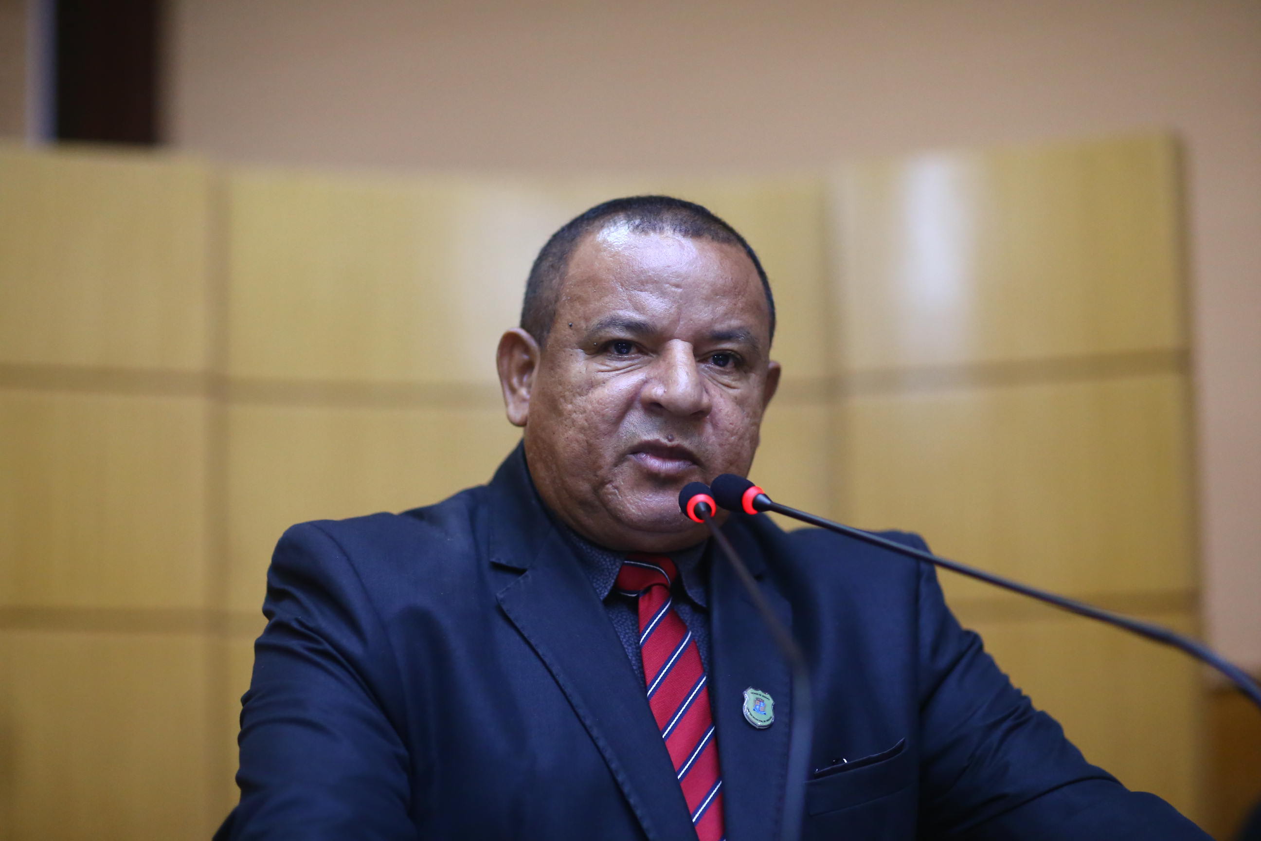 Américo cobra da SMTT sinalização nos Bairros Aeroporto e Coroa do Meio para evitar acidentes graves