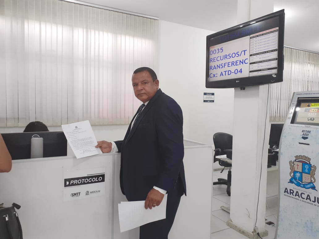 Américo cobra redutores de velocidade e agradece demandas resolvidas pela SMTT