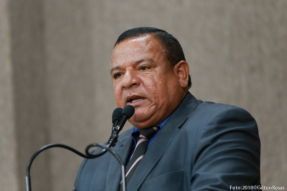 Américo de Deus acompanha comissão de músicos na PMA 