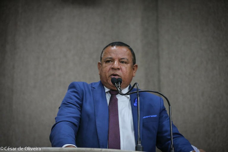 Américo de Deus agradece a colocação de linha de ônibus no Coqueiral 