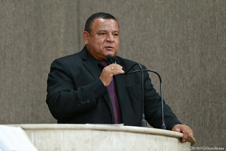 Américo de Deus agradece a PMA por atender suas solicitações ao Conjunto Médici