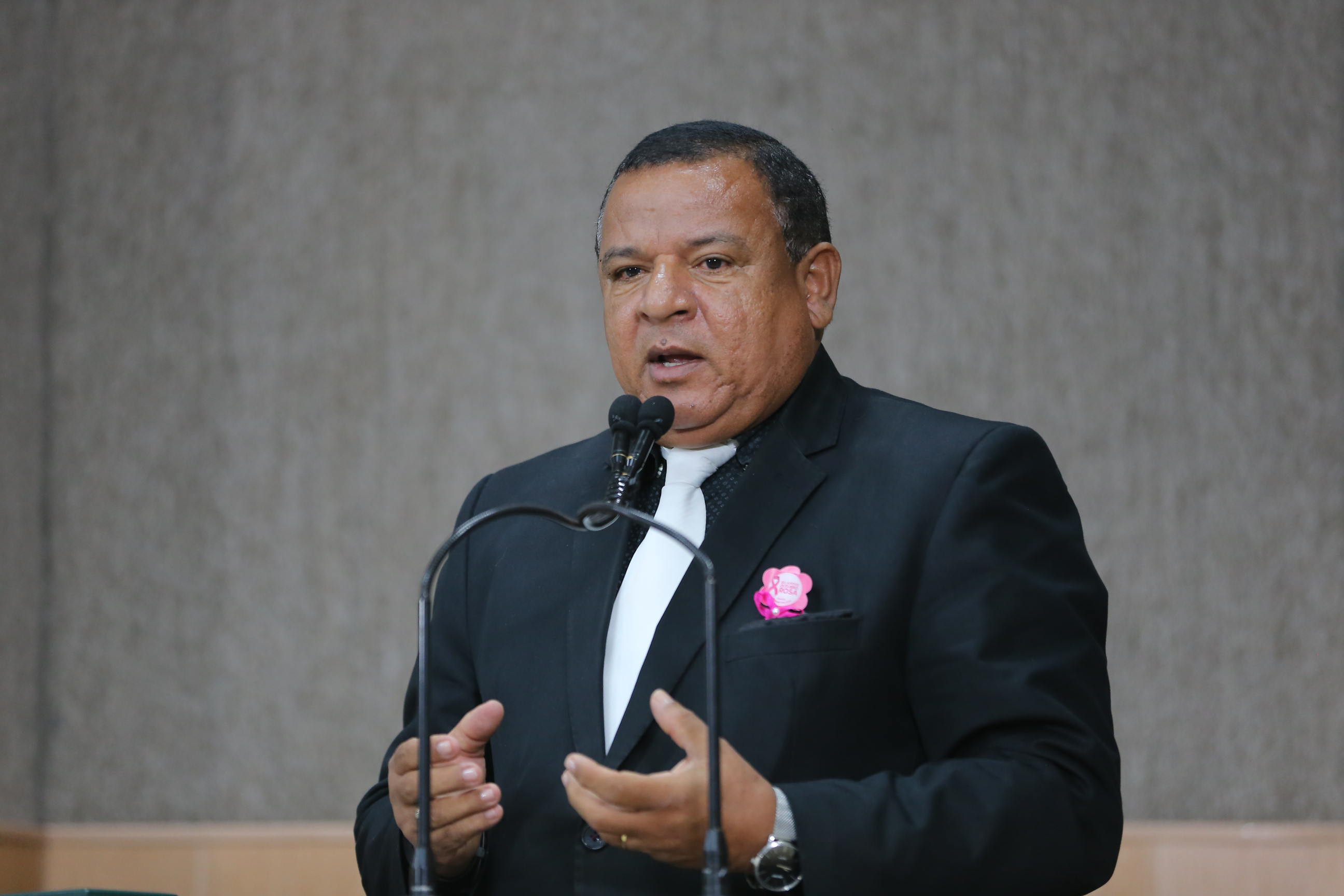 Américo agradece ao secretário de Estado de Educação por obras em colégio no Padre Pedro