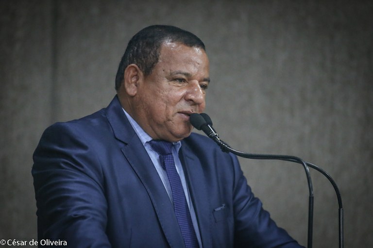 Américo de Deus cobra campanha educativa da Deso