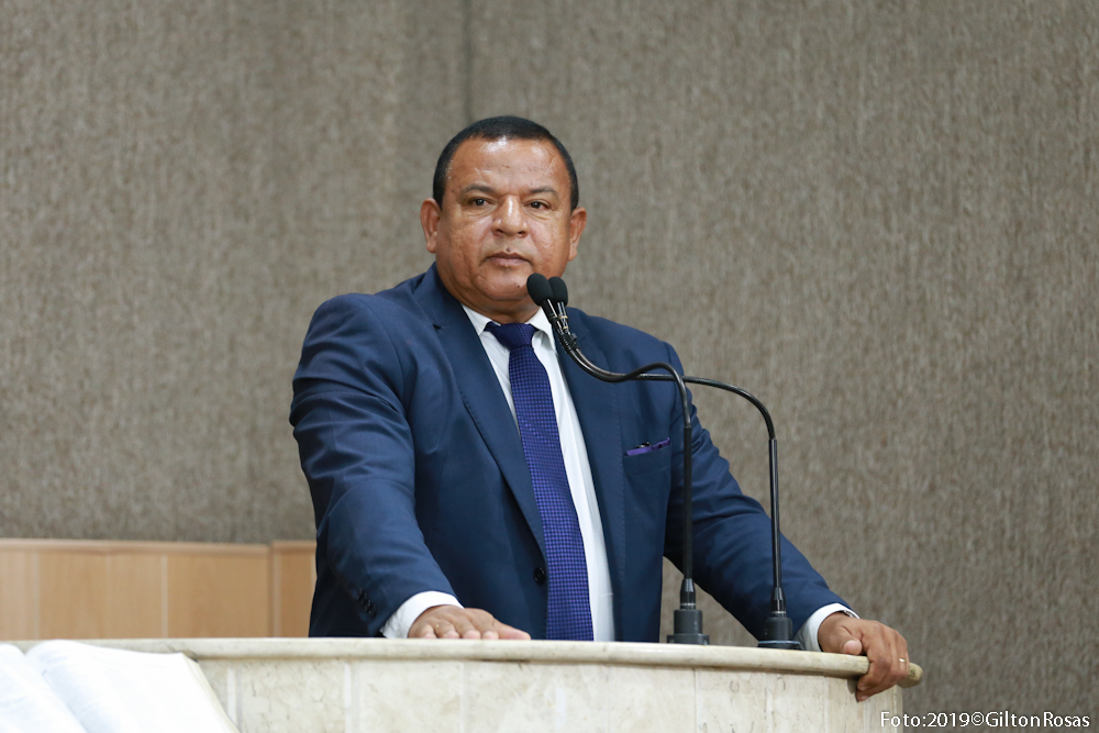 Américo de Deus cobra manutenção da Orla do Porto Dantas