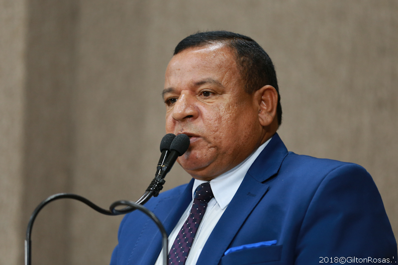 Américo de Deus cobra pagamento do cachê de artistas locais 