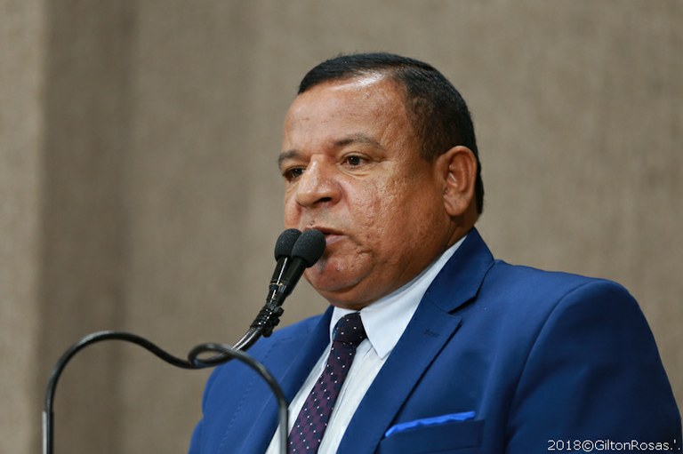 Américo de Deus cobra pagamento do cachê de artistas locais 