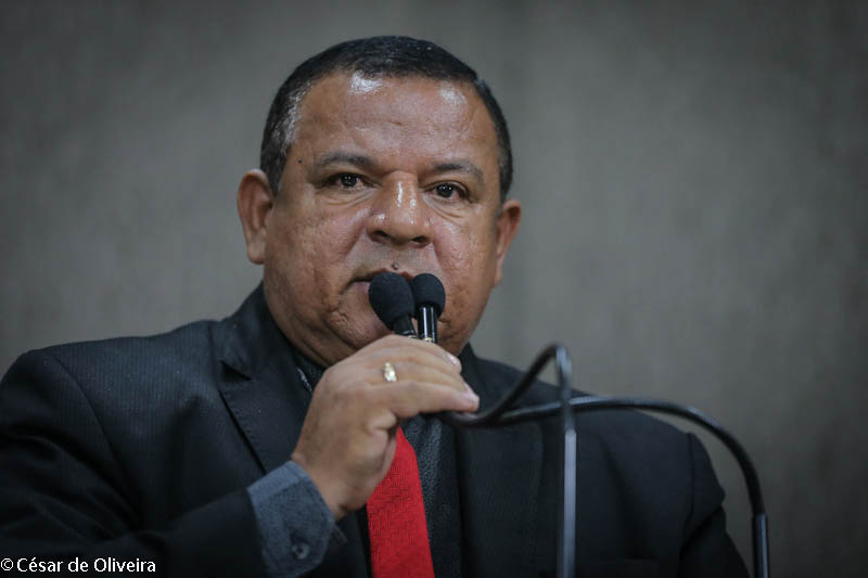 Américo de Deus cobra reforma da passarela e píer do Parque dos Cajueiros