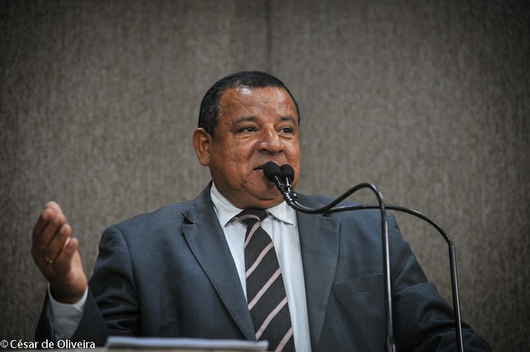 Américo de Deus comemora suspensão da hibernação da Fafen