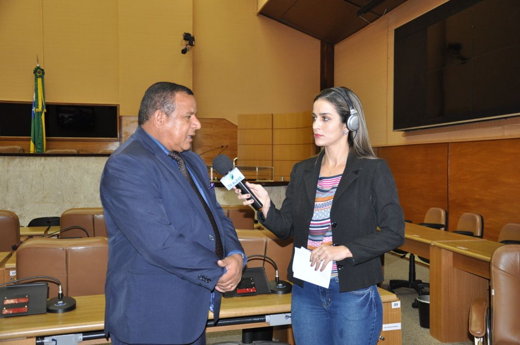 Américo de Deus concede entrevista à TV Alese