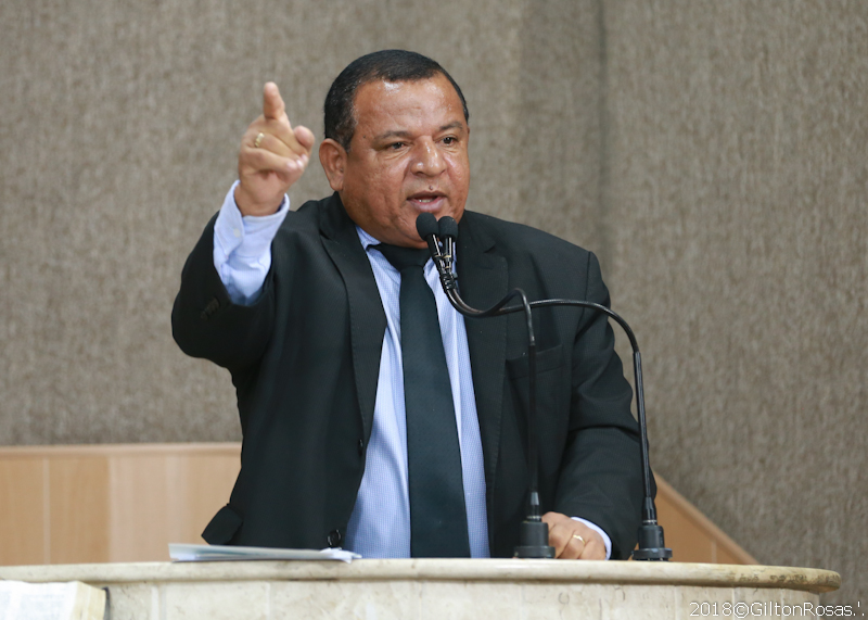 Américo de Deus critica aumento abusivo dos combustíveis