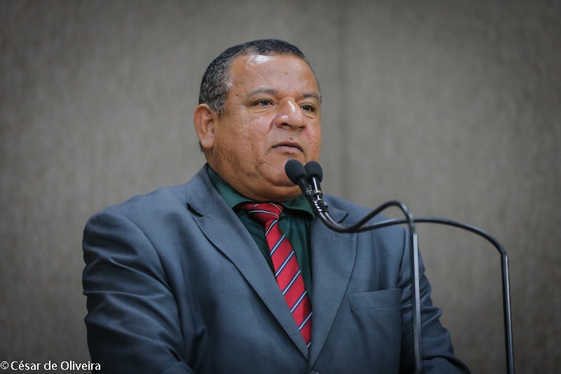 Américo de Deus defende manutenção de concurso público para contratações em Aracaju