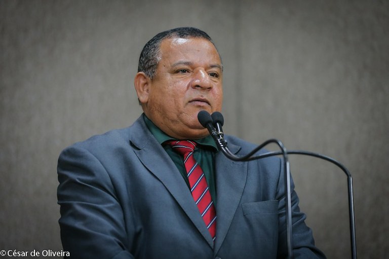 Américo de Deus defende manutenção de concurso público para contratações em Aracaju