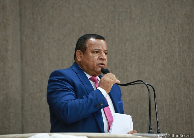 Américo de Deus demonstra preocupação com o desperdício de água