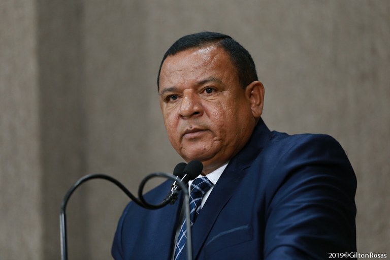 Américo de Deus elogia secretária de educação e faz críticas à situação da saúde em Aracaju