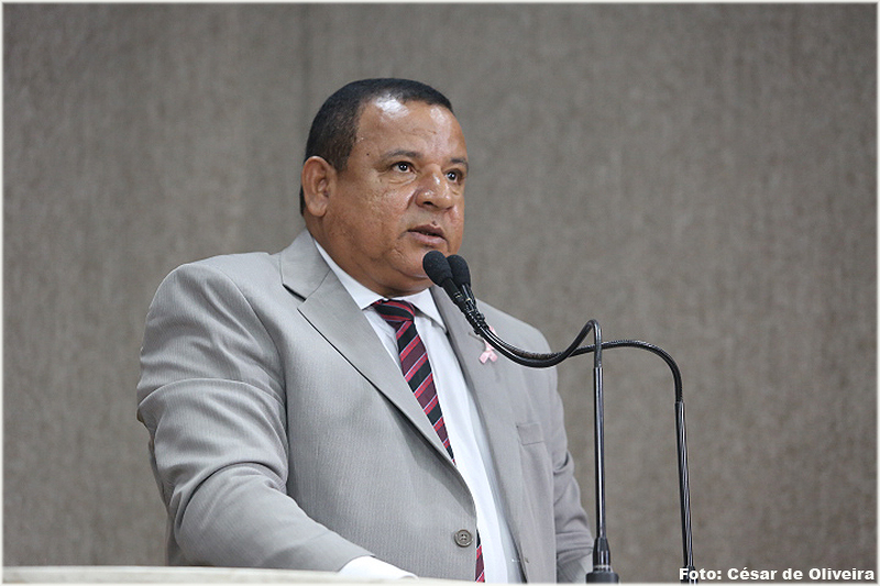 Américo de Deus encaminha Moções de Repúdio 