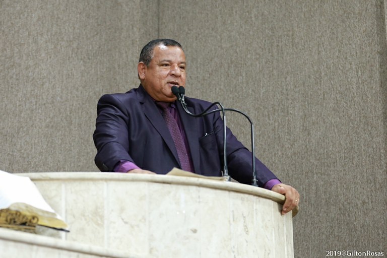 Américo de Deus fala sobre a falta de acessibilidade em ônibus 