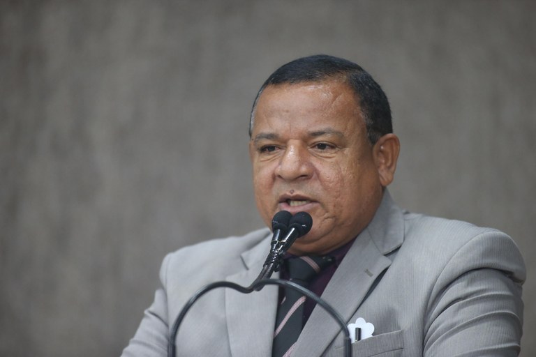 Américo de Deus fala sobre a obra de drenagem da avenida Euclides Figueiredo 