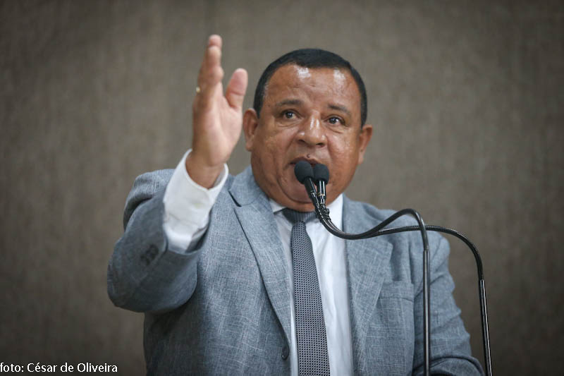 Américo de Deus fala sobre alagamentos na Coroa do Meio