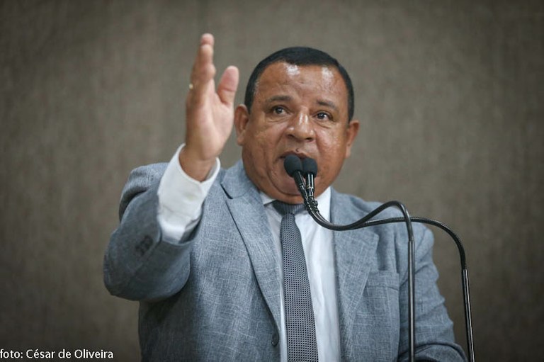 Américo de Deus fala sobre alagamentos na Coroa do Meio