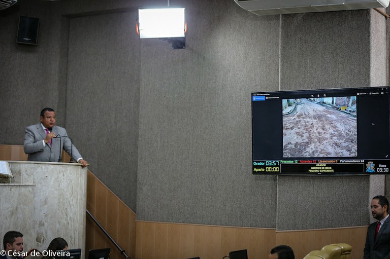 Américo de Deus fala sobre alagamentos no Coqueiral 