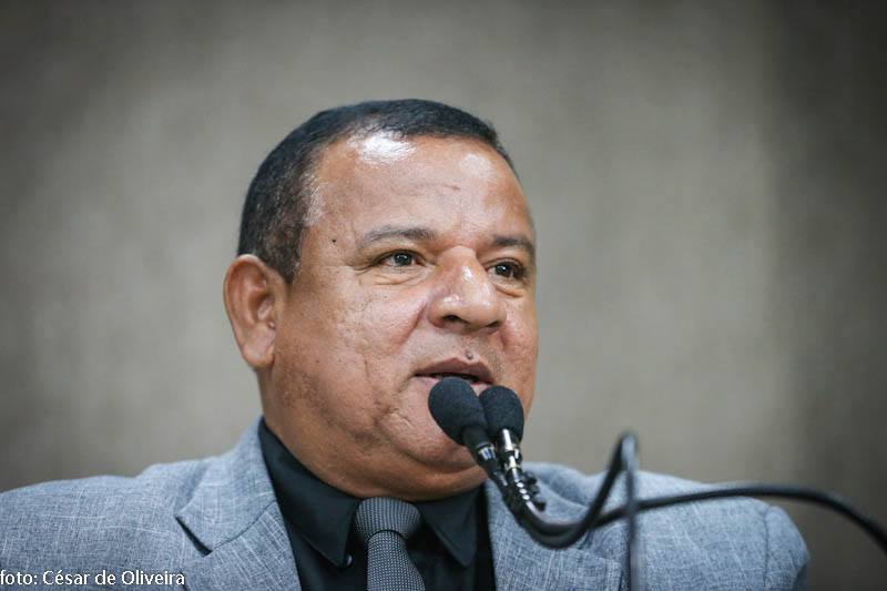 Américo de Deus faz apelo ao INSS pelo pagamento do Seguro Defeso dos pescadores