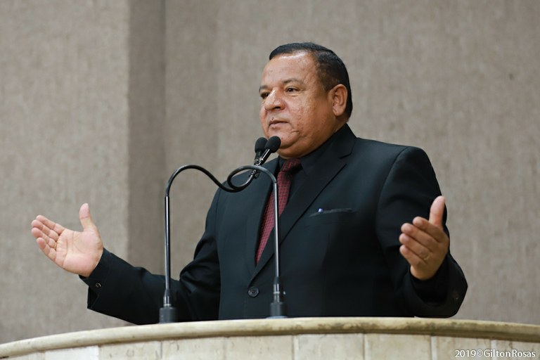 Américo de Deus faz cobrança à Setranp sobre os assaltos em ônibus