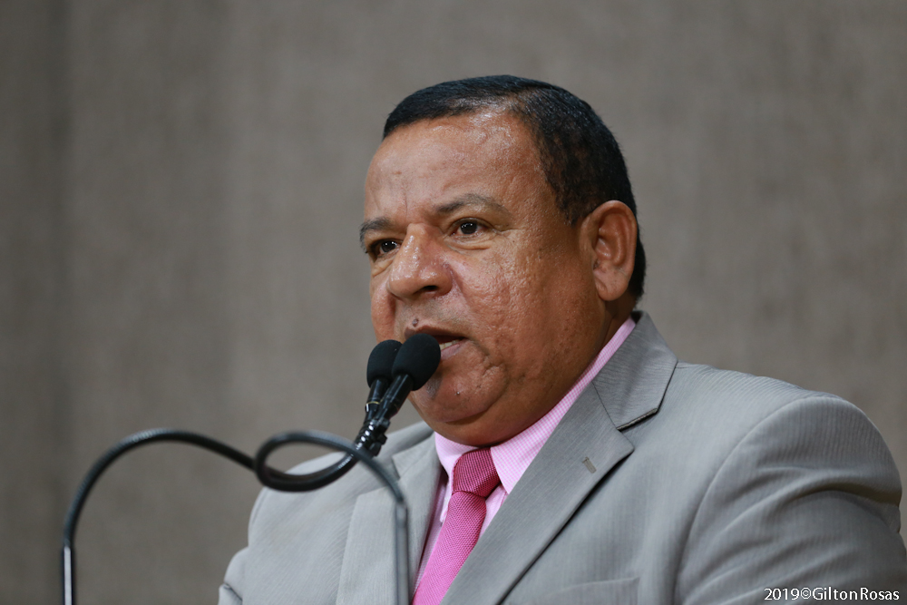 Américo de Deus faz cobranças em prol da população aracajuana 