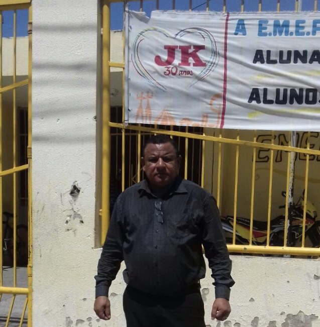 Américo de Deus fiscaliza obra do Colégio JK