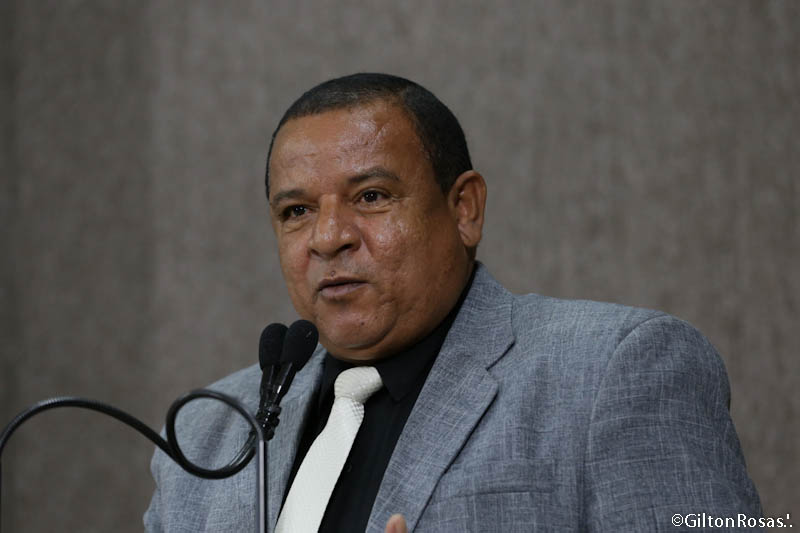 Américo de Deus homenageia as mães durante Sessão Ordinária