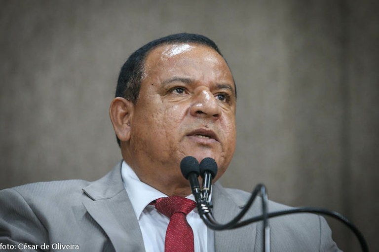 Américo de Deus lamenta a situação do Largo da Aparecida