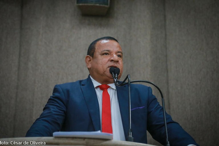 Américo de Deus lamenta falta de recepção do prefeito com os médicos