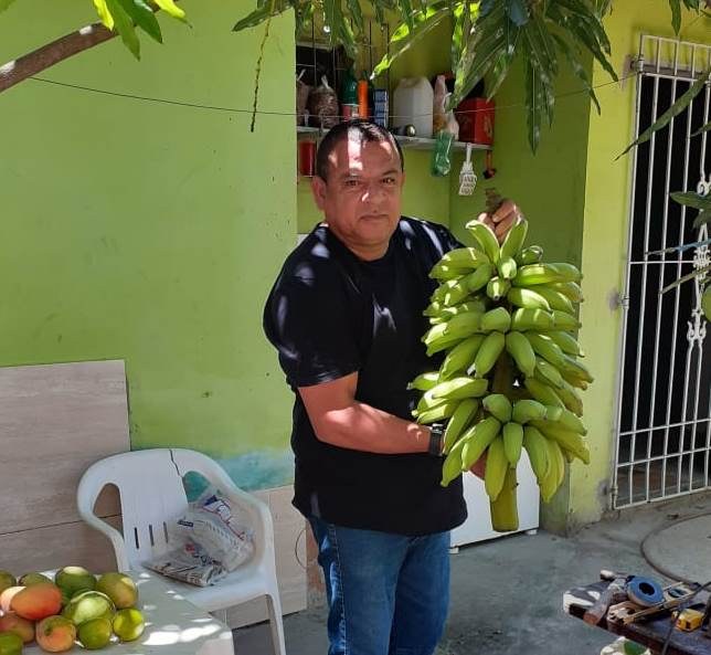Américo de Deus mostra que horta orgânica é alternativa para família de baixa renda