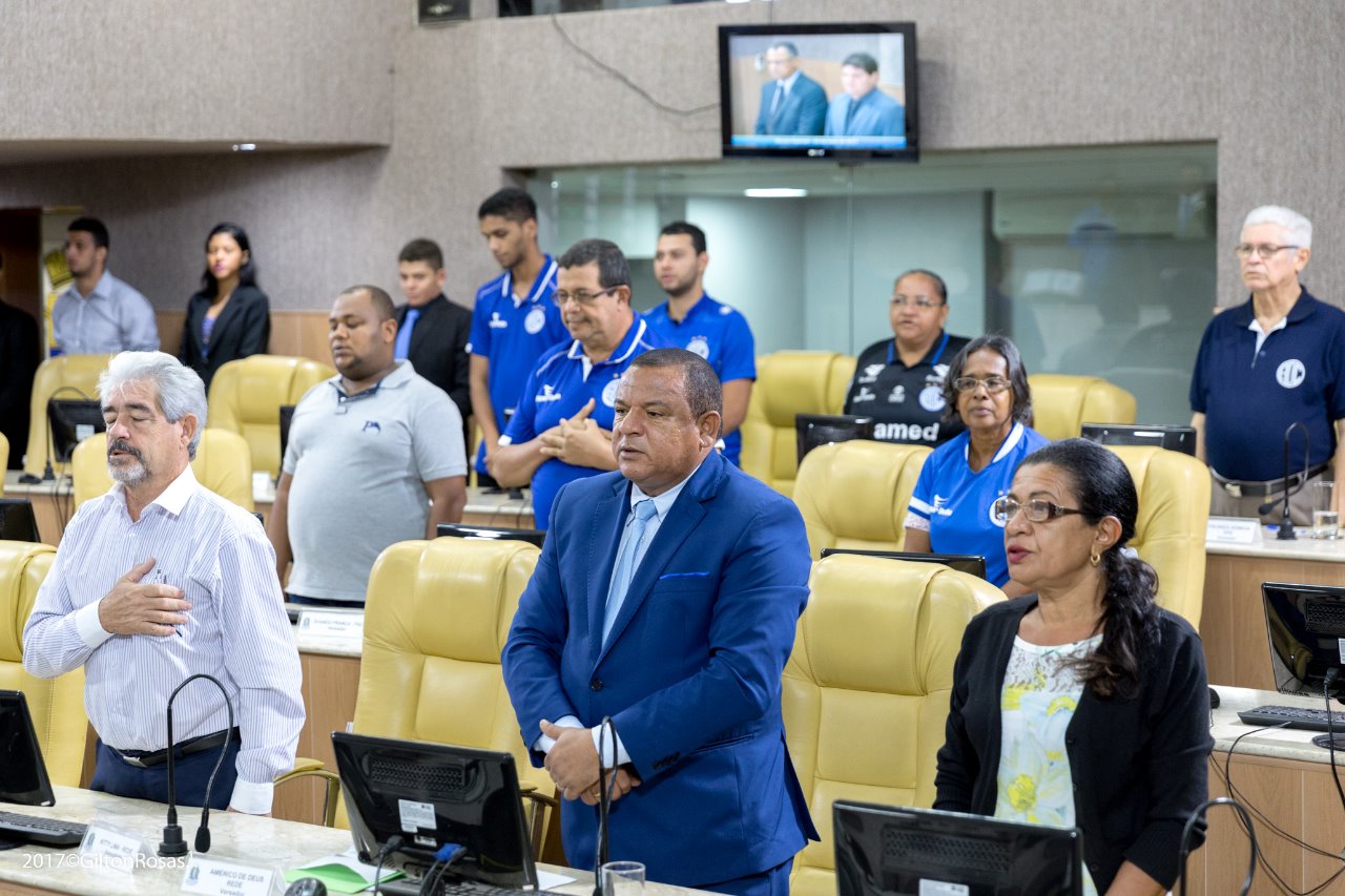 Américo de Deus participa da sessão especial em homenagem ao Confiança