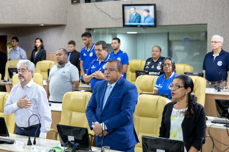 Américo de Deus participa da sessão especial em homenagem ao Confiança