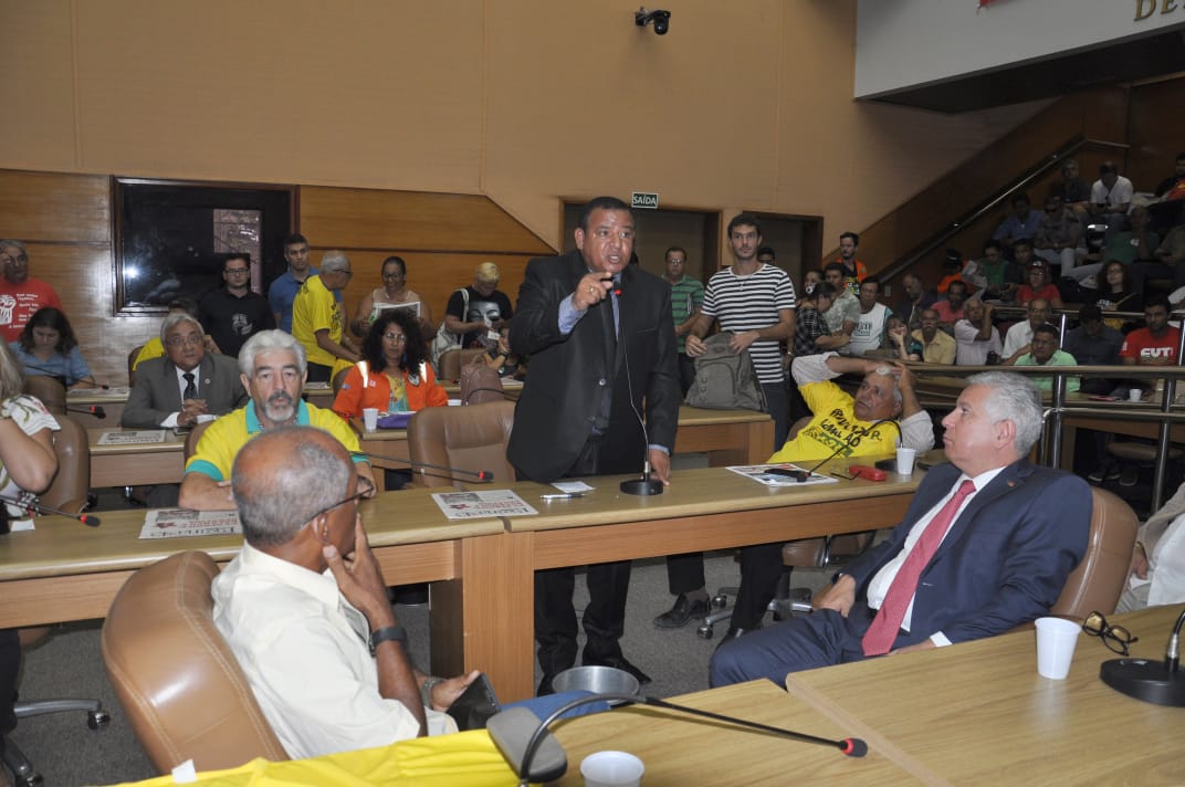 Américo de Deus participa de audiência pública na Alese e se posiciona contra hibernação da Fafen