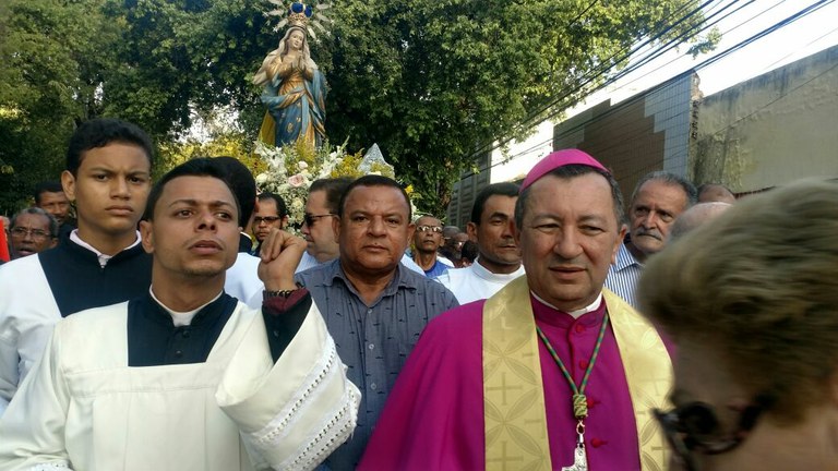 Américo de Deus participou da procissão de Nossa Senhora da Conceição