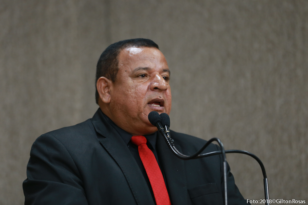 Américo de Deus pede a inclusão de aulas de educação financeira nas escolas de Aracaju